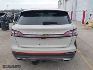 2019 Lincoln Nautilus Reserve with VIN 2LMPJ8LP3KBL17646, listed as a IAAI auction lot 41688302 with 92,208 mi miles. Bid and sale history available at carsss.com. Image 17.