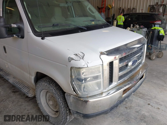2010 Ford Econoline Passenger XL z VIN 1FBNE3BLXADA34381, wystawiony jako IAAI lot #42360257 z przebiegiem 211 639 mil mil oraz . Historia ofert i sprzedaży dostępna na DreamBid. Obrazek 6.