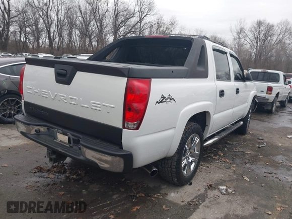 2005 Chevrolet Avalanche Z71 with VIN 3GNEK12Z65G200232, listed as a IAAI auction lot 41128043 with 173,874 mi miles. Bid and sale history available at carsss.com. Image 4.