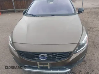 2016 Volvo V60 Cross Country T5 with VIN YV4612HKXG1012957, listed as a IAAI auction lot 41948492 with 73,354 mi miles. Bid and sale history available at carsss.com. Image 6.