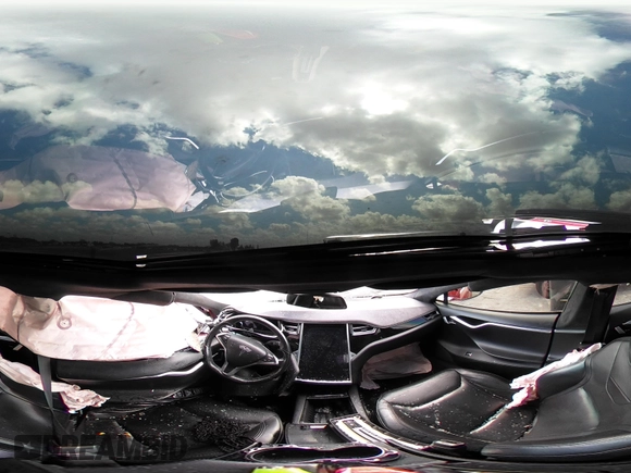 2016 Tesla Model S 70 with VIN 5YJSA1E16GF135833, listed as a IAAI auction lot 42084421 with 97,615 mi miles and . Bid and sale history available at DreamBid. Image 19.