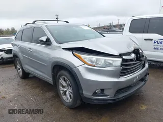 2015 Toyota Highlander XLE z VIN 5TDKKRFHXFS113383, wystawiony jako IAAI lot #41957533 z przebiegiem 139 342 mil mil oraz . Historia ofert i sprzedaży dostępna na DreamBid. Obrazek 1.