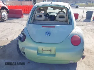 2000 Volkswagen Beetle GLS z VIN 3VWCA21C0YM403254, wystawiony jako IAAI lot #41806878 z przebiegiem 119 547 mil mil oraz . Historia ofert i sprzedaży dostępna na DreamBid. Obrazek 6.