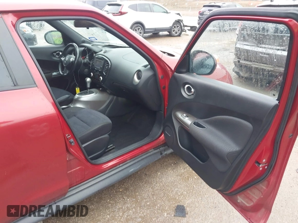 2013 Nissan Juke SV with VIN JN8AF5MR5DT209428, listed as a IAAI auction lot 41964212 with 117,469 mi miles and . Bid and sale history available at carsss.com. Image 5.