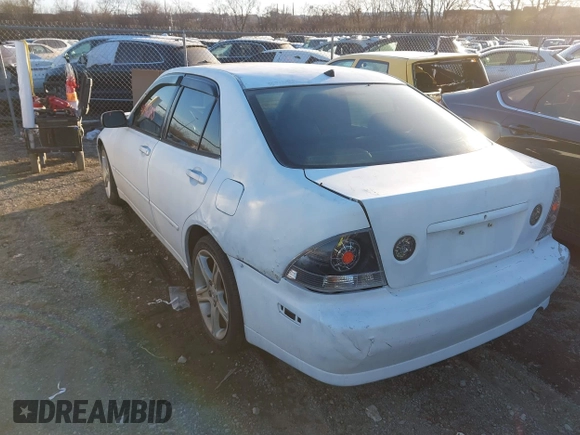 2001 Lexus IS with VIN JTHBD182110011002, listed as a IAAI auction lot 41463195 with 181,812 mi miles. Bid and sale history available at carsss.com. Image 3.