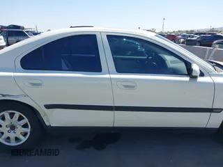 2002 Volvo S60 with VIN YV1RS61RX22155450, listed as a IAAI auction lot 41988229 with 86,115 mi miles. Bid and sale history available at carsss.com. Image 13.