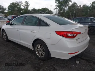 2015 Hyundai Sonata SE z VIN 5NPE24AFXFH236452, wystawiony jako IAAI lot #42386744 z przebiegiem 136 049 mil mil oraz . Historia ofert i sprzedaży dostępna na DreamBid. Obrazek 3.