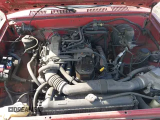 1994 Toyota Pickup DLX z VIN 4TARN81P1RZ276503, wystawiony jako IAAI lot #42169604 z przebiegiem 245 498 mil mil oraz . Historia ofert i sprzedaży dostępna na DreamBid. Obrazek 10.