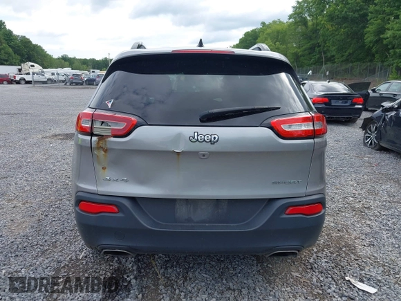 2016 Jeep Cherokee Altitude z VIN 1C4PJMAS0GW251840, wystawiony jako IAAI lot #42636245 z przebiegiem 216 061 mil mil oraz . Historia ofert i sprzedaży dostępna na DreamBid. Obrazek 16.