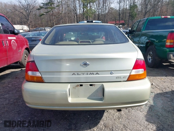 1998 Nissan Altima XE with VIN 1N4DL01D9WC223547, listed as a IAAI auction lot 41275743 with 178,699 mi miles. Bid and sale history available at carsss.com. Image 16.