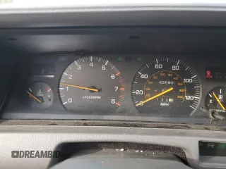 1988 Toyota Camry LE z VIN JT2SV22E0J0237998, wystawiony jako Copart lot #78850584 z przebiegiem 165 880 mil mil oraz Szkoda całkowita • Salvage title. Historia ofert i sprzedaży dostępna na DreamBid. Obrazek 9.