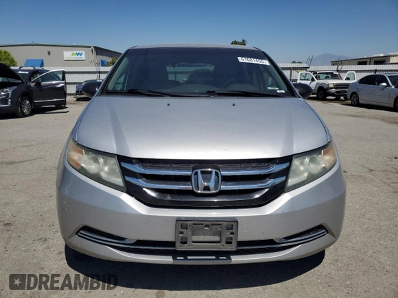 2014 Honda Odyssey LX z VIN 5FNRL5H25EB108642, wystawiony jako Copart lot #61681455 z przebiegiem 323 640 mil mil oraz Czysty tytuł • Clean title. Historia ofert i sprzedaży dostępna na DreamBid. Obrazek 5.