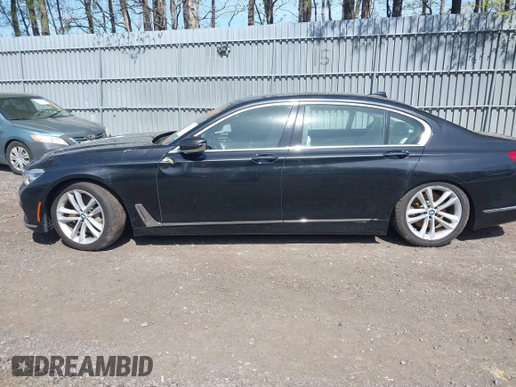 2018 BMW 7 Series ALPINA B7 xDrive with VIN WBA7F2C53JG423869, listed as a IAAI auction lot 41126241 with 70,760 mi miles. Bid and sale history available at carsss.com. Image 14.