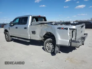 2017 Ford F-350 Platinum with VIN 1FT8W3B68HEB95946, listed as a Copart auction lot 46710265 with 180,914 mi miles and Salvage title. Bid and sale history available at DreamBid. Image 2.