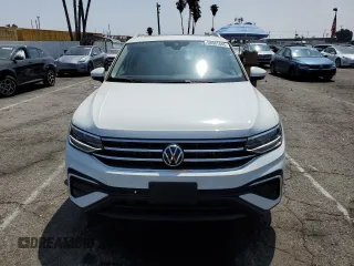 2024 Volkswagen Tiguan SE z VIN 3VVNB7AX3RM099753, wystawiony jako Copart lot #58601645 z przebiegiem 6 170 mil mil oraz Szkoda całkowita • Salvage title. Historia ofert i sprzedaży dostępna na DreamBid. Obrazek 5.