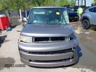 2005 Scion xB z VIN JTLKT324954026022, wystawiony jako IAAI lot #42073838 z przebiegiem 106 887 mil mil oraz . Historia ofert i sprzedaży dostępna na DreamBid. Obrazek 13.