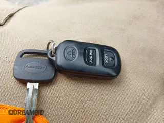 2004 Pontiac Vibe GT z VIN 5Y2SN62L74Z447723, wystawiony jako IAAI lot #42093280 z przebiegiem 83 266 mil mil oraz . Historia ofert i sprzedaży dostępna na DreamBid. Obrazek 11.