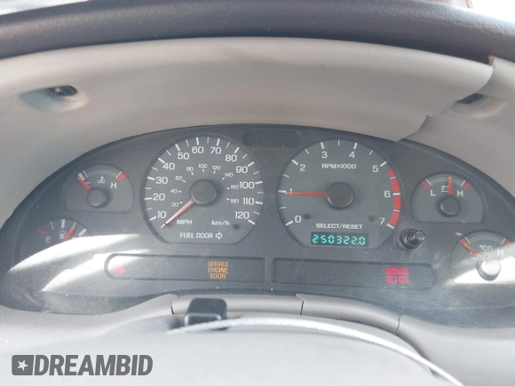 2000 Ford Mustang with VIN 1FAFP4046YF170085, listed as a IAAI auction lot 42059165 with 250,322 mi miles. Bid and sale history available at carsss.com. Image 7.
