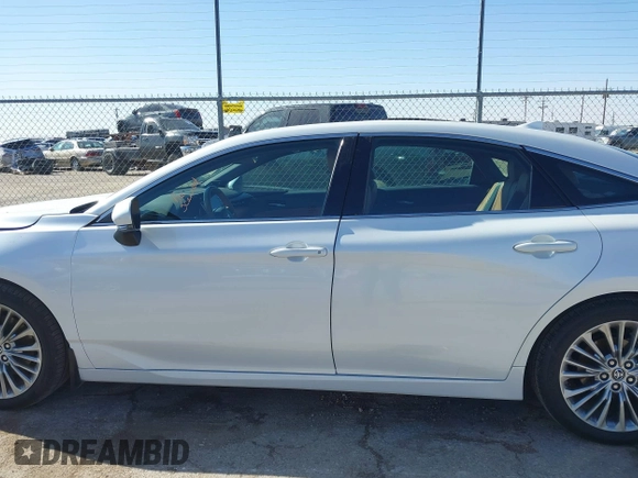 2019 Toyota Avalon XLE with VIN 4T1BZ1FB8KU030044, listed as a IAAI auction lot 41436242 with 56,261 mi miles and . Bid and sale history available at carsss.com. Image 15.