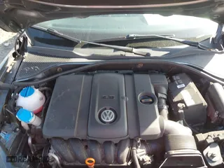 2013 Volkswagen Passat SE with VIN 1VWBP7A36DC039148, listed as a IAAI auction lot 42075823 with 196,734 mi miles. Bid and sale history available at carsss.com. Image 10.