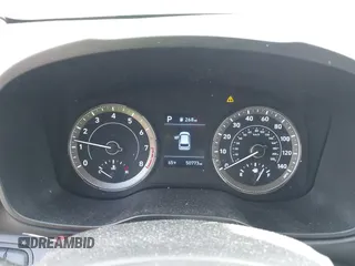 2022 Hyundai Venue SEL z VIN KMHRC8A39NU186851, wystawiony jako IAAI lot #41888011 z przebiegiem 50 773 mil mil oraz . Historia ofert i sprzedaży dostępna na DreamBid. Obrazek 7.