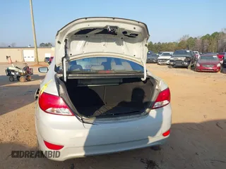 2016 Hyundai Accent SE z VIN KMHCT4AE9GU058628, wystawiony jako IAAI lot #41794870 z przebiegiem 111 970 mil mil oraz . Historia ofert i sprzedaży dostępna na DreamBid. Obrazek 6.
