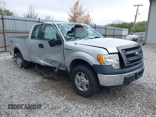 2014 Ford F-150 XL with VIN 1FTEX1EM2EFB00107, listed as a IAAI auction lot 40443721 with 121,674 mi miles and . Bid and sale history available at carsss.com. Image 1.