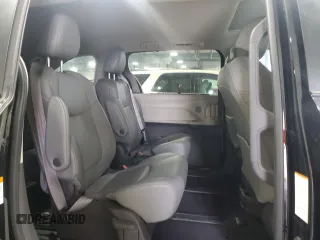 2021 Toyota Sienna XLE z VIN 5TDYRKECXMS024686, wystawiony jako Copart lot #56990895 z przebiegiem 37 744 mil mil oraz Szkoda całkowita • Salvage title. Historia ofert i sprzedaży dostępna na DreamBid. Obrazek 11.