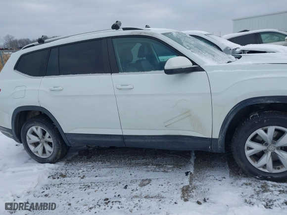 2018 Volkswagen Atlas 3.6L V6 SE with VIN 1V2LR2CA9JC543185, listed as a IAAI auction lot 41293560 with 147,966 mi miles. Bid and sale history available at carsss.com. Image 13.
