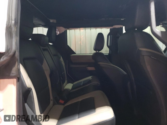2023 Ford Bronco z VIN 1FMEE5DP3PLB07107, wystawiony jako Copart lot #50701115 z przebiegiem 12 807 mil mil oraz Szkoda całkowita • Salvage title. Historia ofert i sprzedaży dostępna na DreamBid. Obrazek 11.