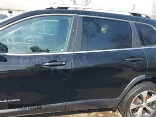 2019 Jeep Cherokee Limited с VIN 1C4PJLDBXKD433958, выставлен на аукционе IAAI как лот 41718399 с пробегом 135 977 миль миль и . История ставок и продаж доступна на DreamBid. Изображение 15.