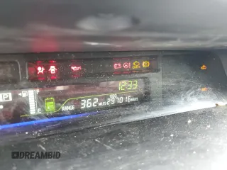 2015 Toyota Prius Two z VIN JTDZN3EU3FJ038542, wystawiony jako Copart lot #55767545 z przebiegiem 297 016 mil mil oraz Szkoda całkowita • Salvage title. Historia ofert i sprzedaży dostępna na DreamBid. Obrazek 9.