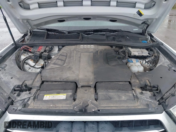 2017 Audi Q7 Premium Plus with VIN WA1LAAF78HD033170, listed as a IAAI auction lot 42212382 with 101,904 mi miles. Bid and sale history available at carsss.com. Image 10.