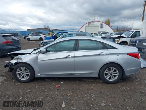 2013 Hyundai Sonata GLS with VIN 5NPEB4AC3DH693395, listed as a IAAI auction lot 40786592 with 147,774 mi miles and . Bid and sale history available at carsss.com. Image 15.