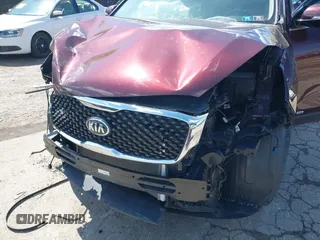 2017 Kia Sorento LX with VIN 5XYPGDA53HG224624, listed as a IAAI auction lot 41976003 with Not Provided miles and . Bid and sale history available at carsss.com. Image 6.
