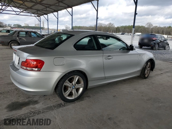 2013 BMW 1 Series 128i with VIN WBAUP7C51DVP24864, listed as a Copart auction lot 86905314 with 136,975 mi miles and Salvage Title. Bid and sale history available at carsss.com. Image 3.