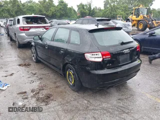 2012 Audi A3 Premium Plus z VIN WAUPEAFM6CA074194, wystawiony jako IAAI lot #42302773 z przebiegiem 176 831 mil mil oraz . Historia ofert i sprzedaży dostępna na DreamBid. Obrazek 3.