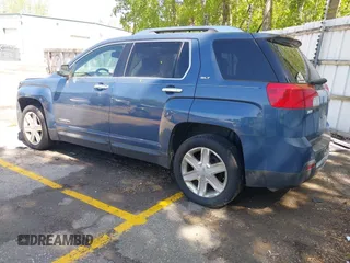 2011 GMC Terrain SLT-2 z VIN 2CTALWEC6B6331634, wystawiony jako IAAI lot #42295912 z przebiegiem 153 418 mil mil oraz . Historia ofert i sprzedaży dostępna na DreamBid. Obrazek 3.