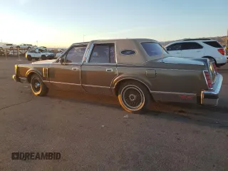 1980 Lincoln Continental with VIN 0Y90G643044, listed as a Copart auction lot 80618964 with 14,372 mi miles and Clean Title. Bid and sale history available at DreamBid. Image 2.