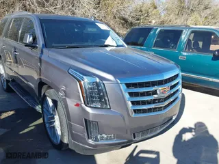 2018 Cadillac Escalade Luxury with VIN 1GYS3BKJ0JR147752, listed as a IAAI auction lot 41419140 with 124,376 mi miles. Bid and sale history available at carsss.com. Image 6.