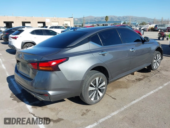 2020 Nissan Altima 2.5 SL with VIN 1N4BL4EV3LC142122, listed as a IAAI auction lot 41648381 with 55,265 mi miles. Bid and sale history available at carsss.com. Image 4.