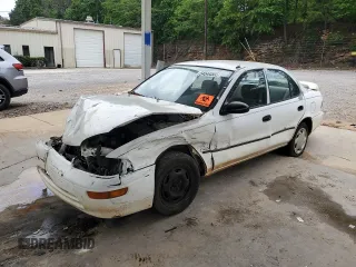 1996 Geo Prizm LSi z VIN 1Y1SK5263TZ033667, wystawiony jako Copart lot #54544585 z przebiegiem 242 020 mil mil oraz Szkody całkowita. Historia ofert i sprzedaży dostępna na DreamBid. Obrazek 1.