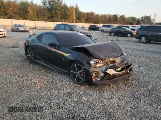 2019 Toyota 86 GT z VIN JF1ZNAE10K9702629, wystawiony jako Copart lot #43239885 z przebiegiem 72 261 mil mil oraz Szkoda całkowita • Salvage title. Historia ofert i sprzedaży dostępna na DreamBid. Obrazek 4.