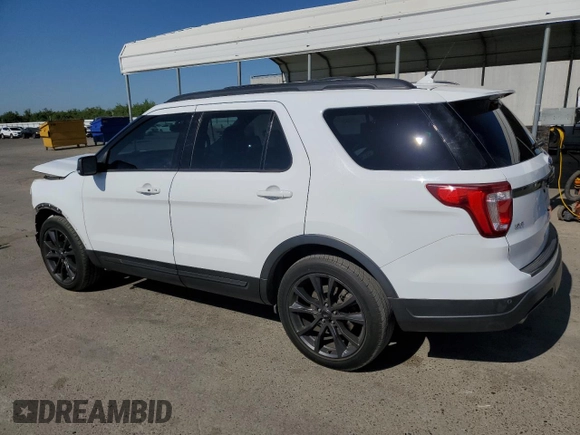 2019 Ford Explorer XLT z VIN 1FM5K7D80KGA73464, wystawiony jako Copart lot #57432355 z przebiegiem 54 822 mil mil oraz Szkoda całkowita • Salvage title. Historia ofert i sprzedaży dostępna na DreamBid. Obrazek 2.