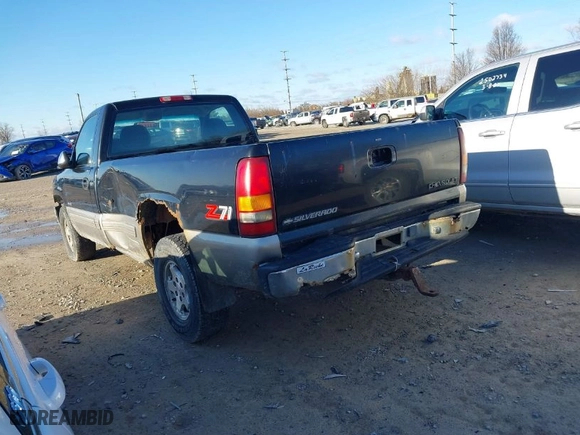 2000 Chevrolet Silverado 1500 LS with VIN 1GCEK14T2YE294302, listed as a IAAI auction lot 41780399 with 227,806 mi miles. Bid and sale history available at carsss.com. Image 3.