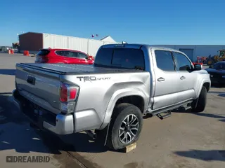 2020 Toyota Tacoma 2WD SR5 with VIN 3TMAZ5CN2LM120124, listed as a IAAI auction lot 41720985 with 79,801 mi miles. Bid and sale history available at carsss.com. Image 4.