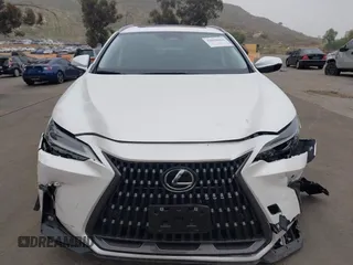 2024 Lexus NX 250 Premium z VIN JTJGDCAZ2R5022080, wystawiony jako IAAI lot #42020862 z przebiegiem 9922 mil mil oraz . Historia ofert i sprzedaży dostępna na DreamBid. Obrazek 12.