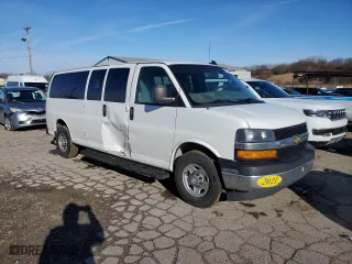 2019 Chevrolet Express Passenger LT with VIN 1GAZGPFG4K1184056, listed as a Copart auction lot 49268935 with 293,607 mi miles and Clean Title. Bid and sale history available at carsss.com. Image 4.