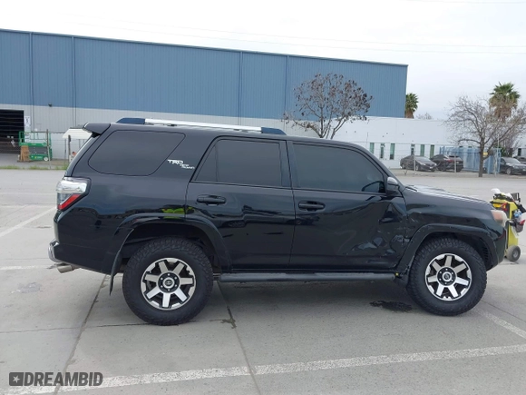 2017 Toyota 4Runner SR5 with VIN JTEBU5JR0H5466187, listed as a IAAI auction lot 41678607 with 137,864 mi miles. Bid and sale history available at carsss.com. Image 14.
