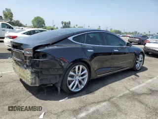 2019 Tesla Model S 75D z VIN 5YJSA1E29KF348065, wystawiony jako Copart lot #60290925 z przebiegiem 73 573 mil mil oraz Szkoda całkowita • Salvage title. Historia ofert i sprzedaży dostępna na DreamBid. Obrazek 3.